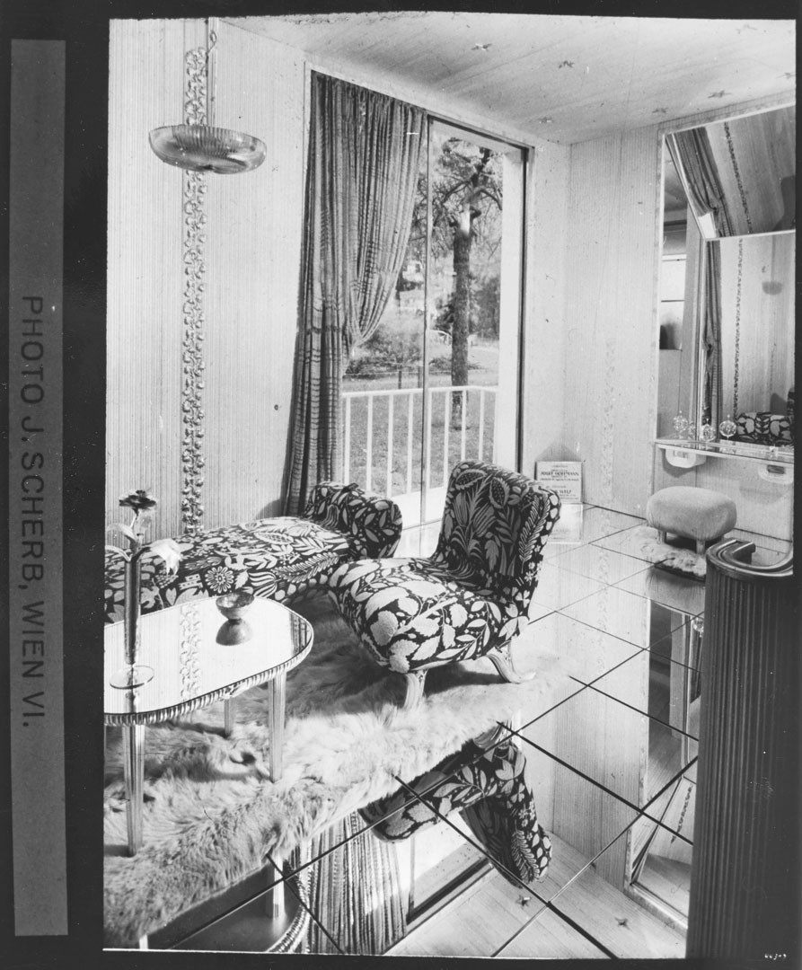 <BODY>Josef Hoffmann, Rekonstruktion des <em>Boudoir d’une grande vedette</em> [Boudoir für einen großen Star], Weltausstellung Paris, 1937<br />© MAK<br /><br /></BODY>