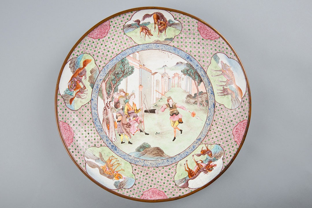 <BODY><div>Dish, China, Qing dynasty, Qianlong period (1736–1795)</div><div>Copper with polychrome painted enamel, illustration of a Europeanising scene on the inside, on the base flower still life with butterfly</div><div>© MAK/Nathan Murrell</div><div> </div></BODY>