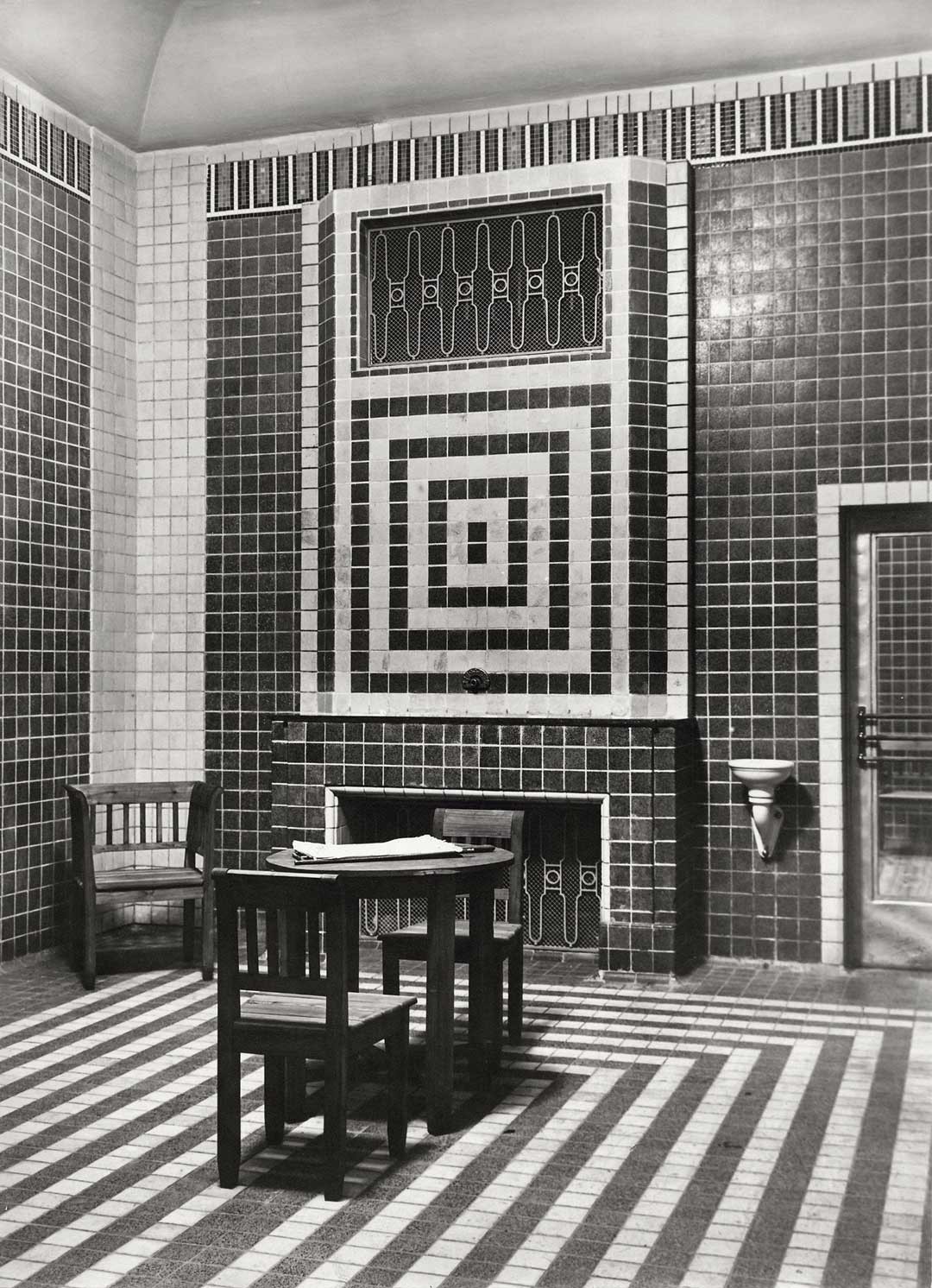 <BODY>Otto Prutscher, Detail of the warm water pool area at the Dianabad swimming pool<br />(jointly with Gebrüder Schwadron and Michael Powolny), Vienna, 1913/14<br />© Archivio Famiglia Otto Prutscher, Milan</BODY>