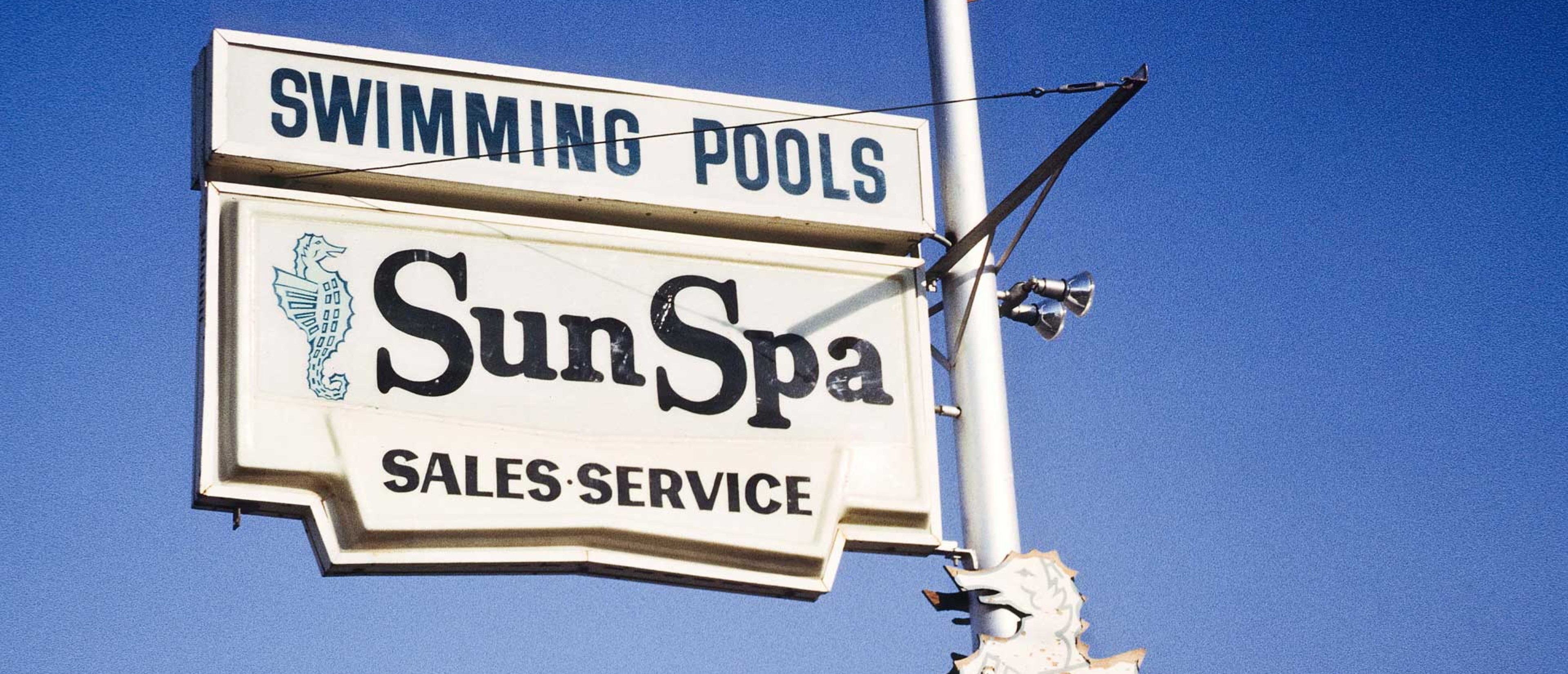 Straßenschild "Sun Spa"