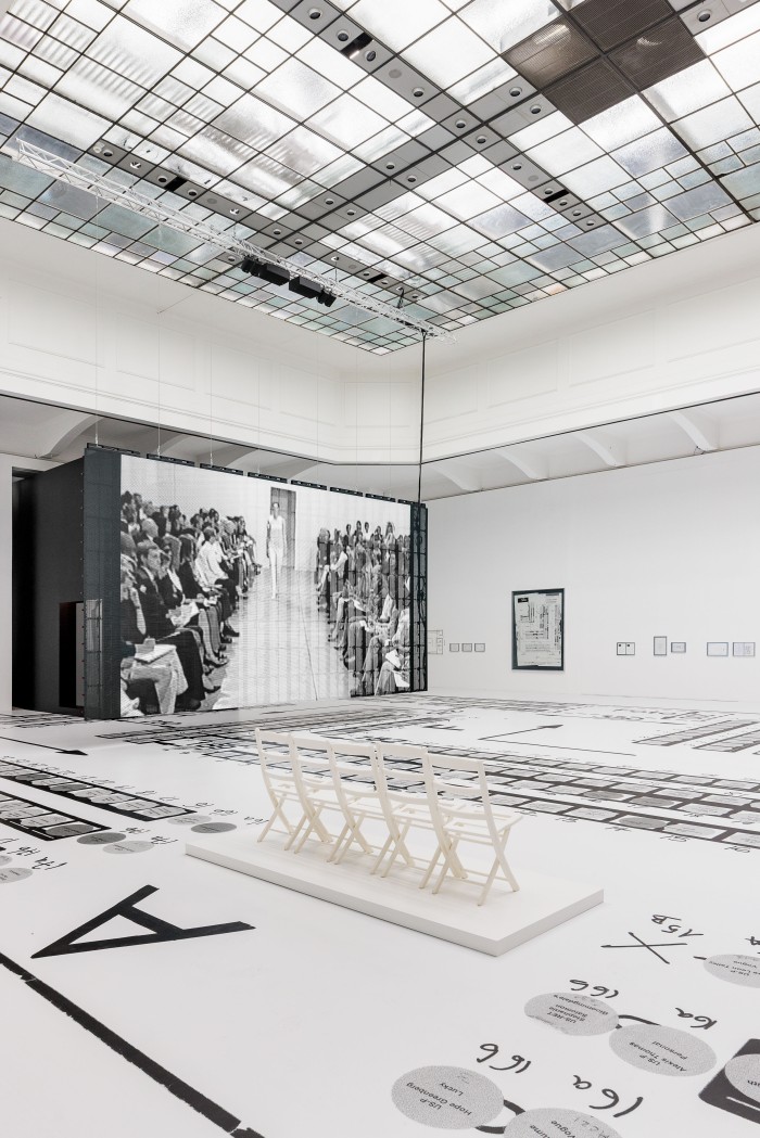 Ausstellung HELMUT LANG