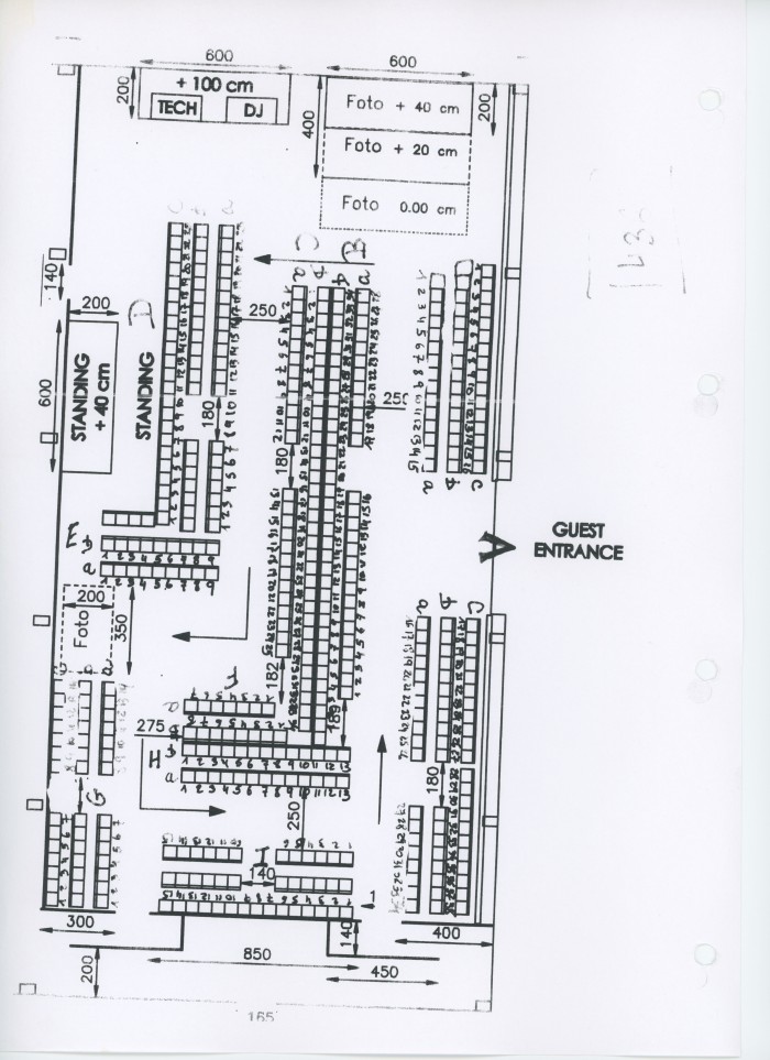 Schwarz-weiß-Kopie eines Sitzplans für Helmut Lang Schau