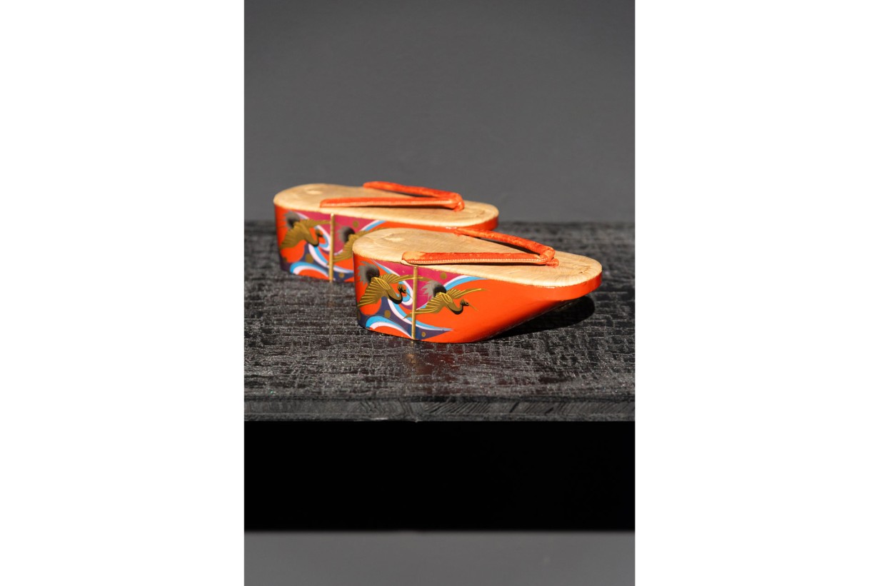 Japanische Zehenspangensandalen 