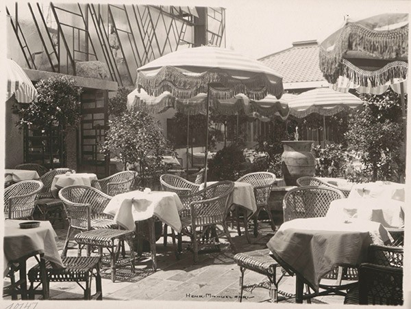 <BODY>Josef Frank, Photograph of the Café-Hof of the Austrian section at the <em>Exposition internationale des Arts décoratifs et industriels modernes</em></BODY>
