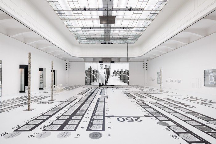 Ausstellung HELMUT LANG im MAK