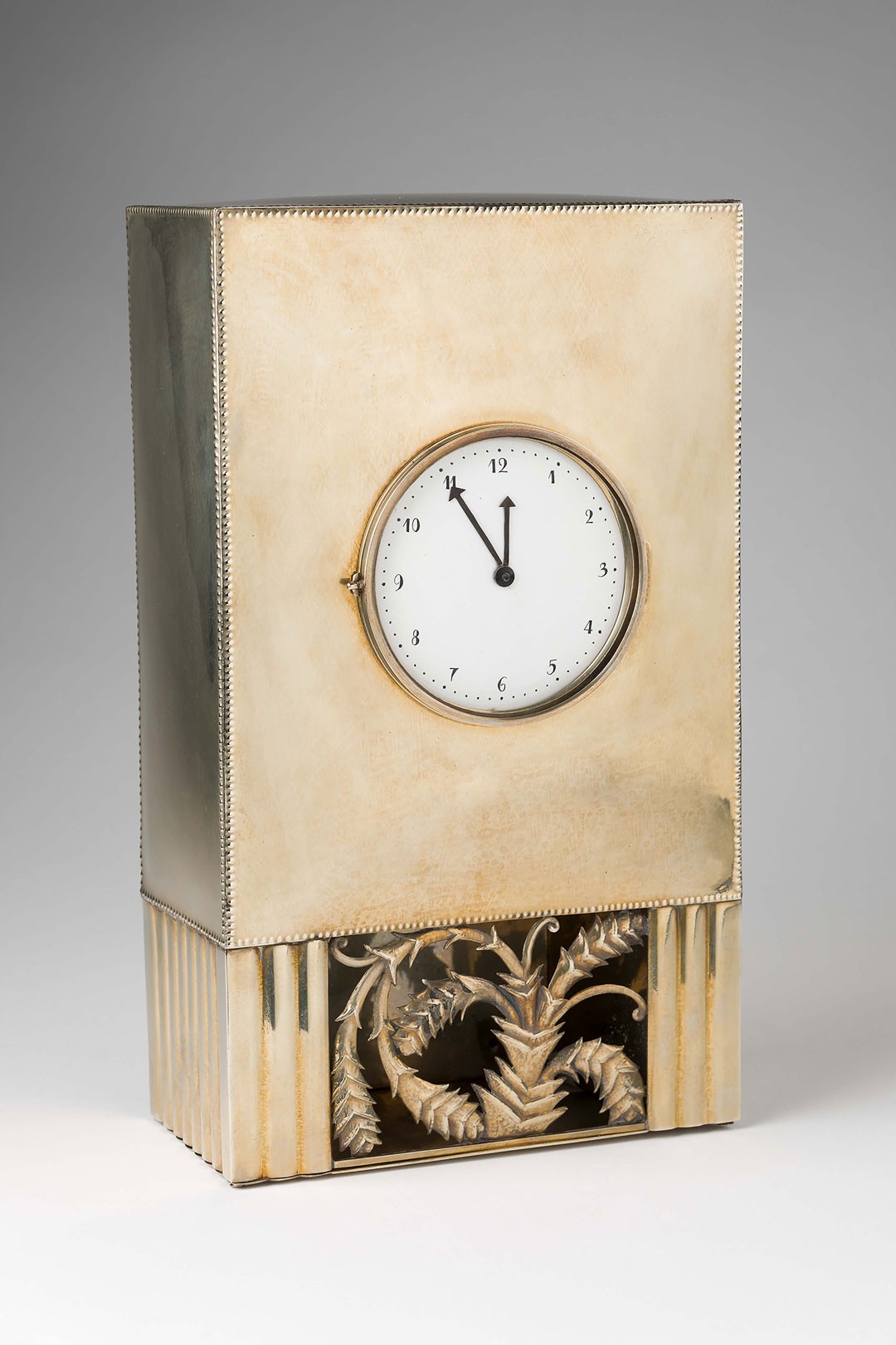 <BODY><div>Carl Hagenauer, table clock, 1912</div><div>Alpaca, silver-plated</div><div>© MAK/Katrin Wißkirchen</div><div> </div></BODY>
