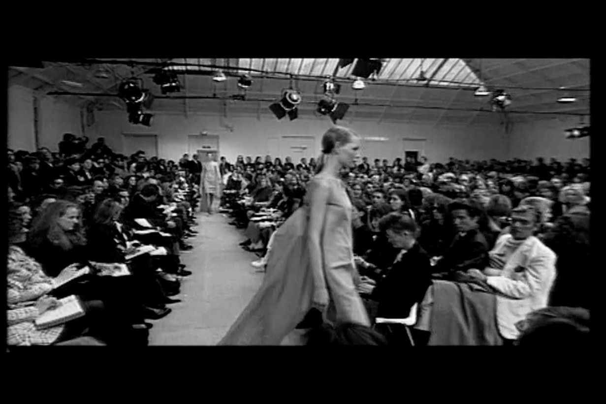 video still, Helmut Lang Collection Hommes Femmes Séance de Travail Défilé # Hiver 94/95