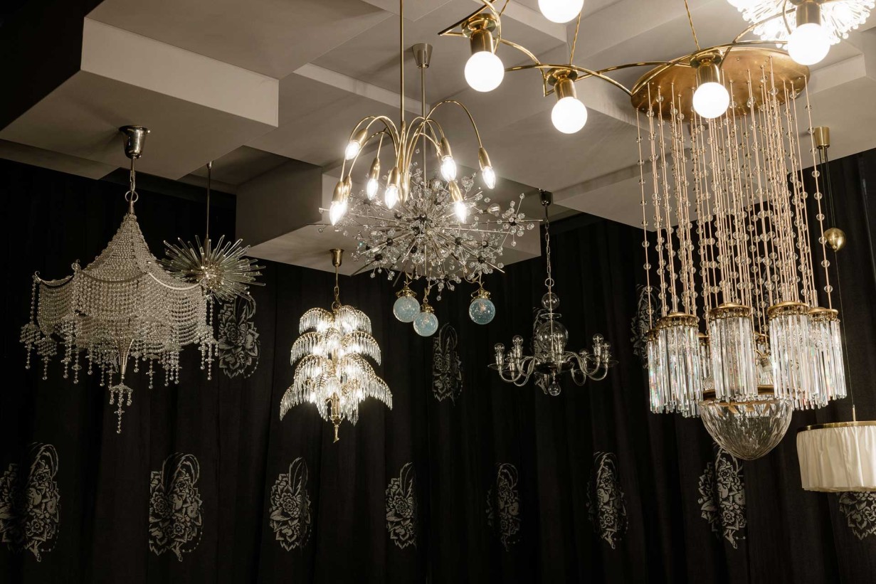 Pompous chandeliers hanging from the ceiling