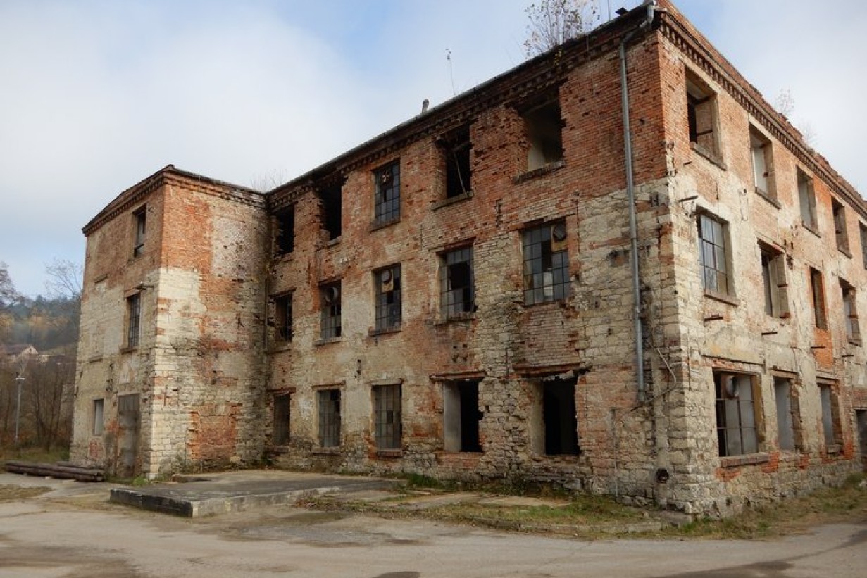 A somewhat dilapidated building