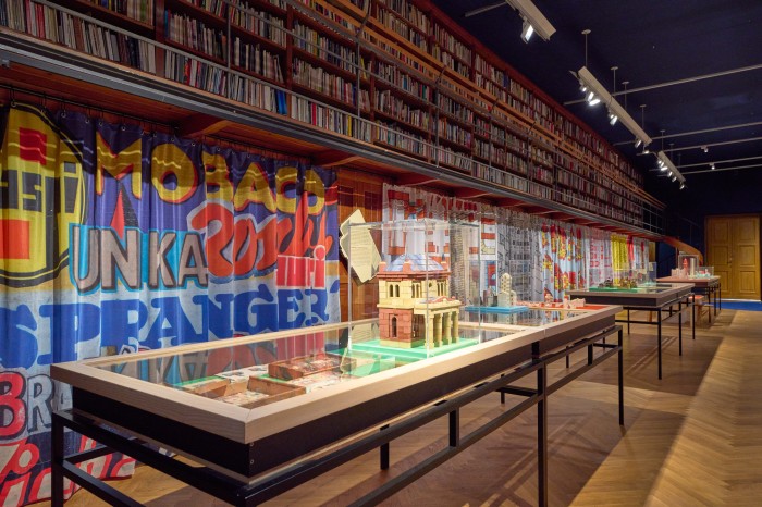 Ausstellungsansicht ARCHITEKTURBAUKÄSTEN im MAK Kunstblättersaal
