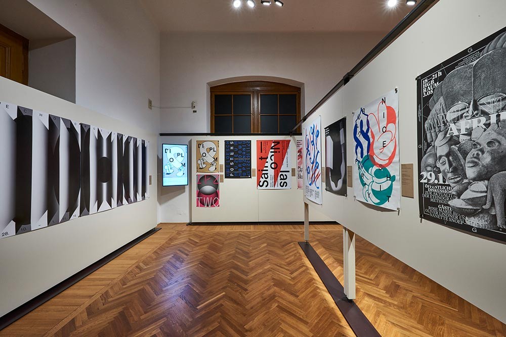 <BODY>MAK Works on Paper Room, Exhibition 100 Best Posters 16</BODY>