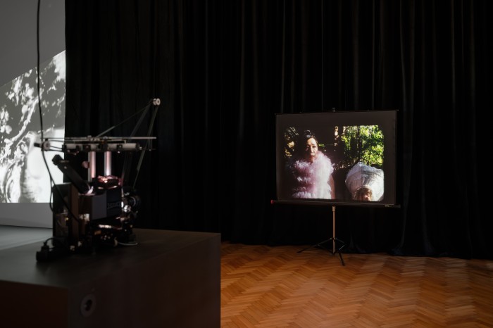 Ausstellung mit Installation: Christoph Schlingensief, Der fliegende Holländer