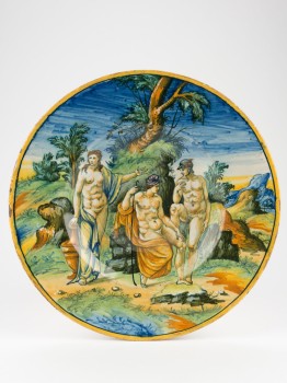 Plate, Mercury and Paris, “Eloquence Painter” (assumed), Urbino or Venice, ca. 1540–1560, from Stift Neukloster, Wiener Neustadt© MAK/Katrin Wißkirchen