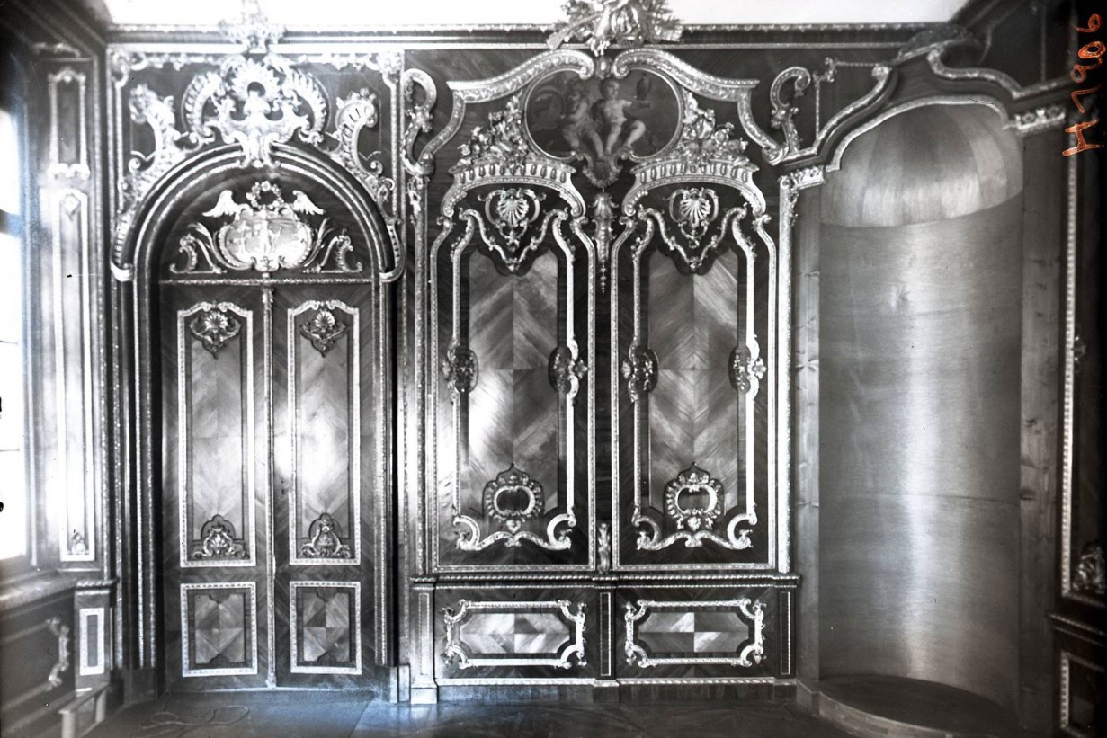 Historical photo of the wall drain of the Laxenburg Room