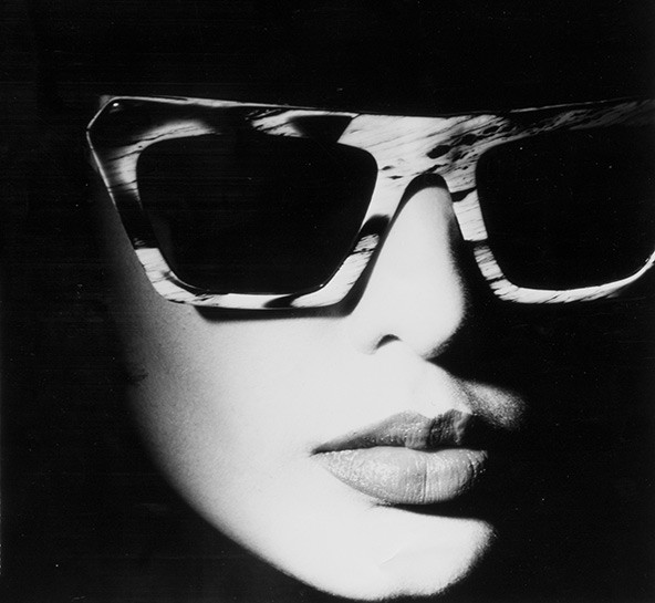 <BODY>Robert La Roche, Sonnenbrille, Modell S-58 Werbekampagne Damenkollektion, fotografiert von Gerhard Heller, um 1987</BODY>