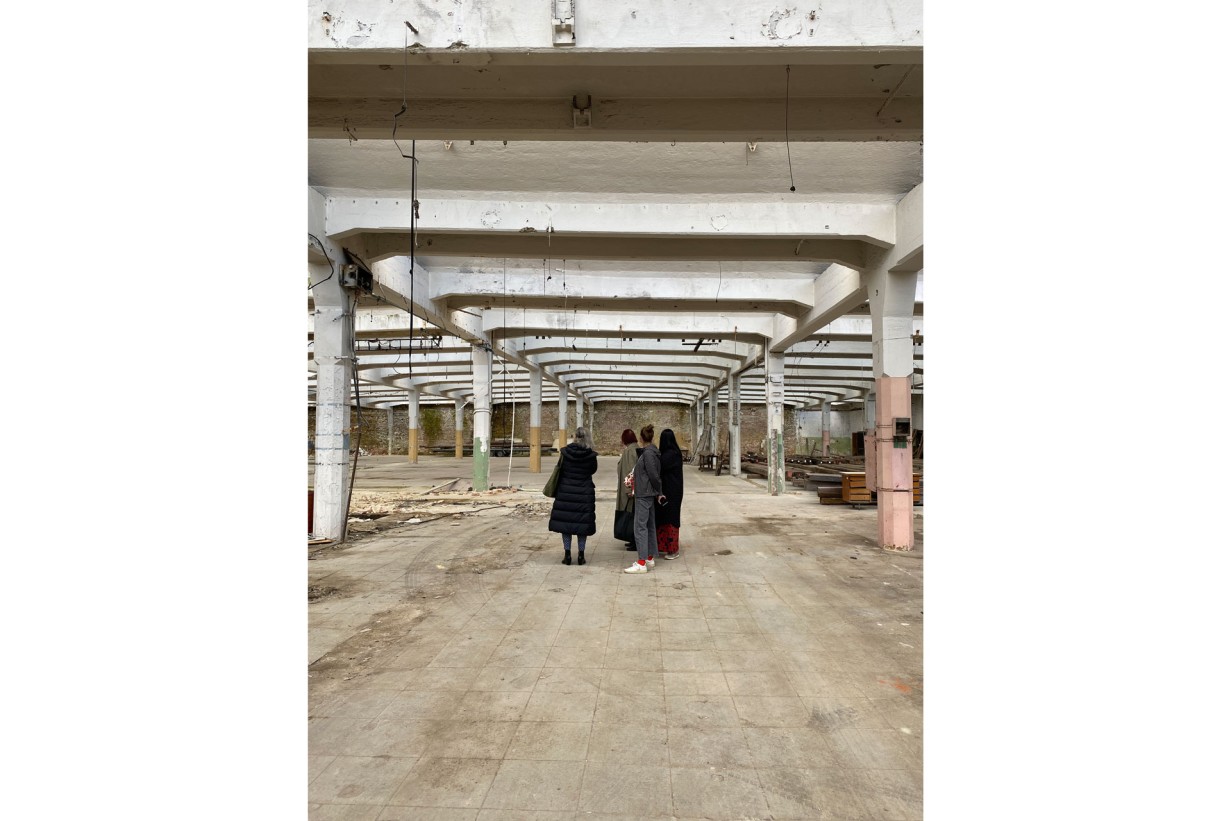 Museum of Survivors, Brněnec - Produktionshalle