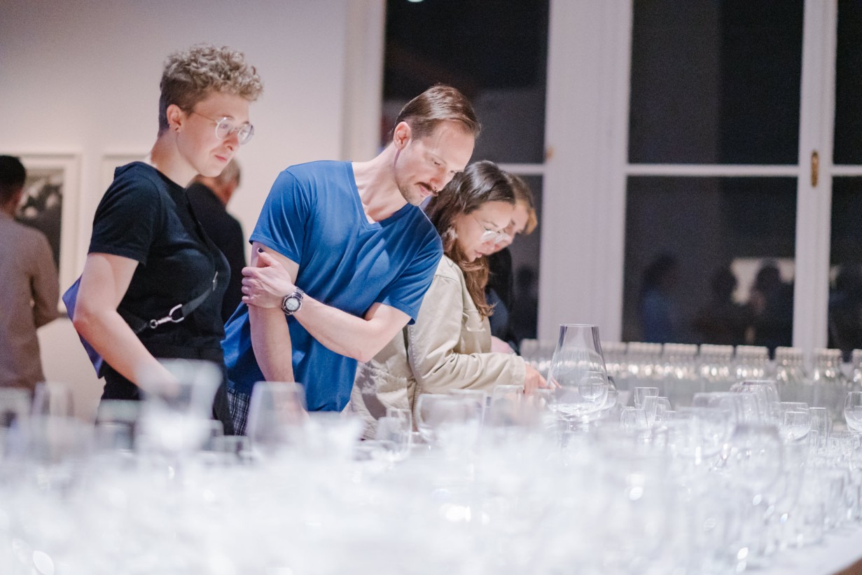 Museumsbesucher im Ausstellungsraum