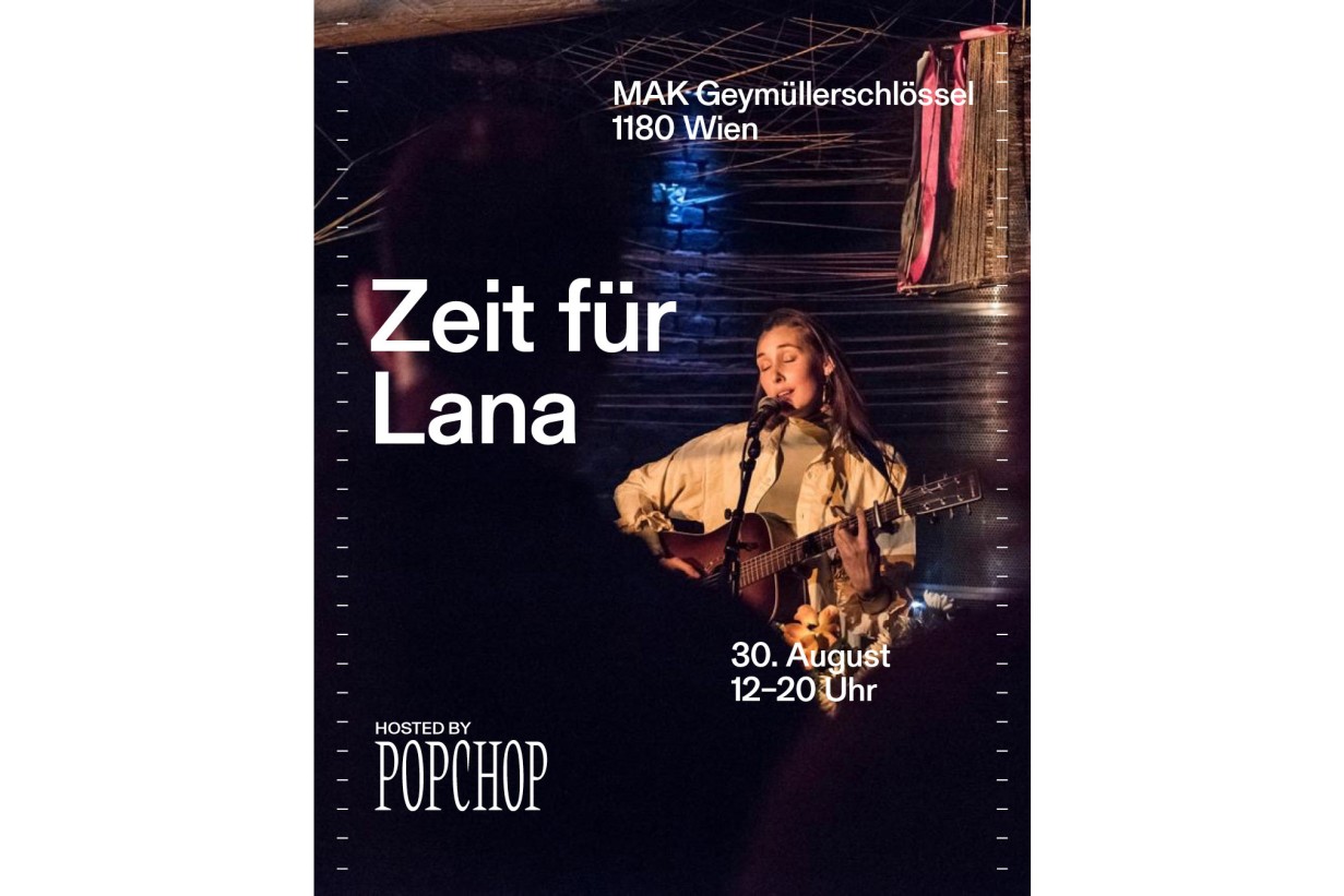 Lana spielt Gitarre