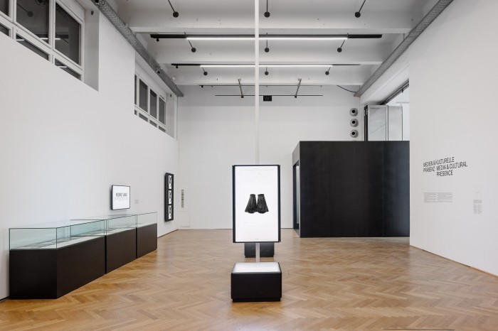 Ausstellung HELMUT LANG