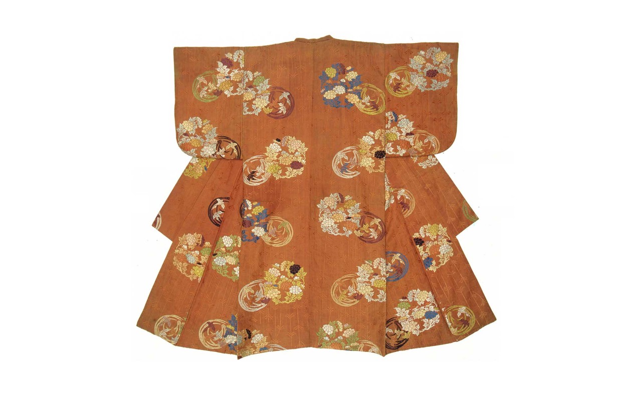 Costume in shades of orange