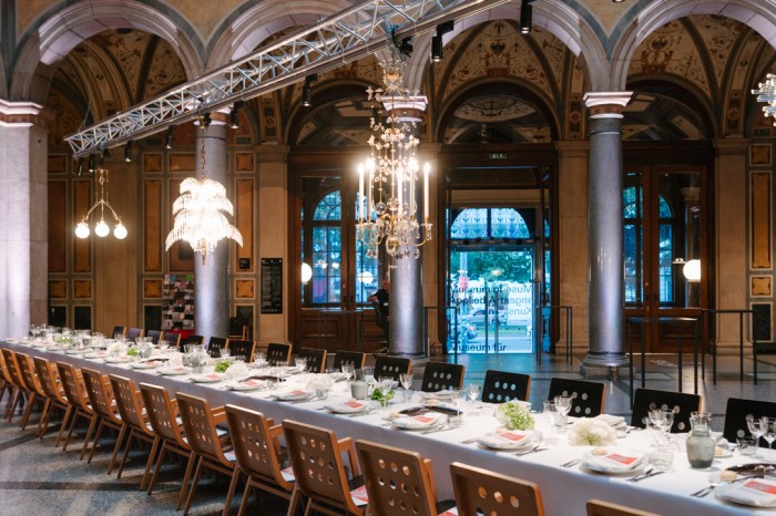 MARS ARTIST DINNER gedeckter Tisch