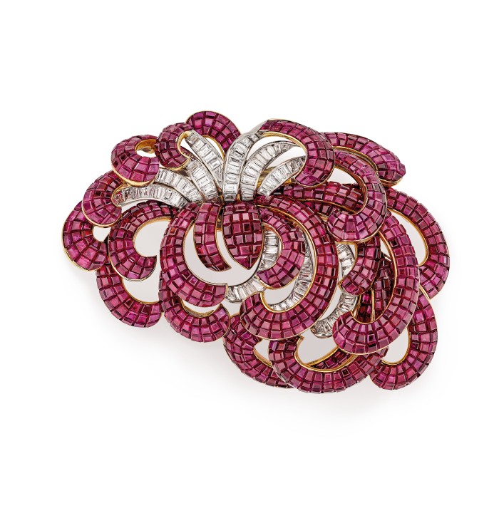 Diamantenbesetzter Clip