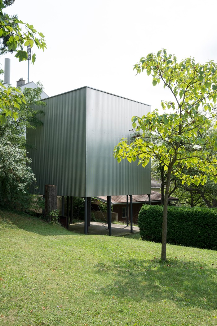 Skyspace von James Turell im Garten des Geymüllerschlössels