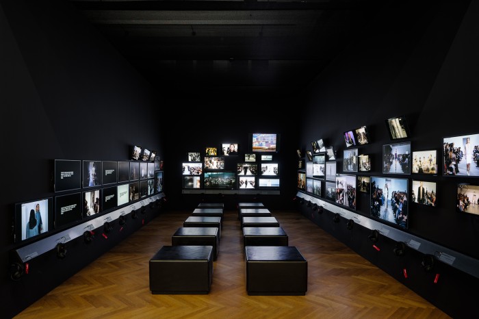 Ausstellung HELMUT LANG, Videoscreens