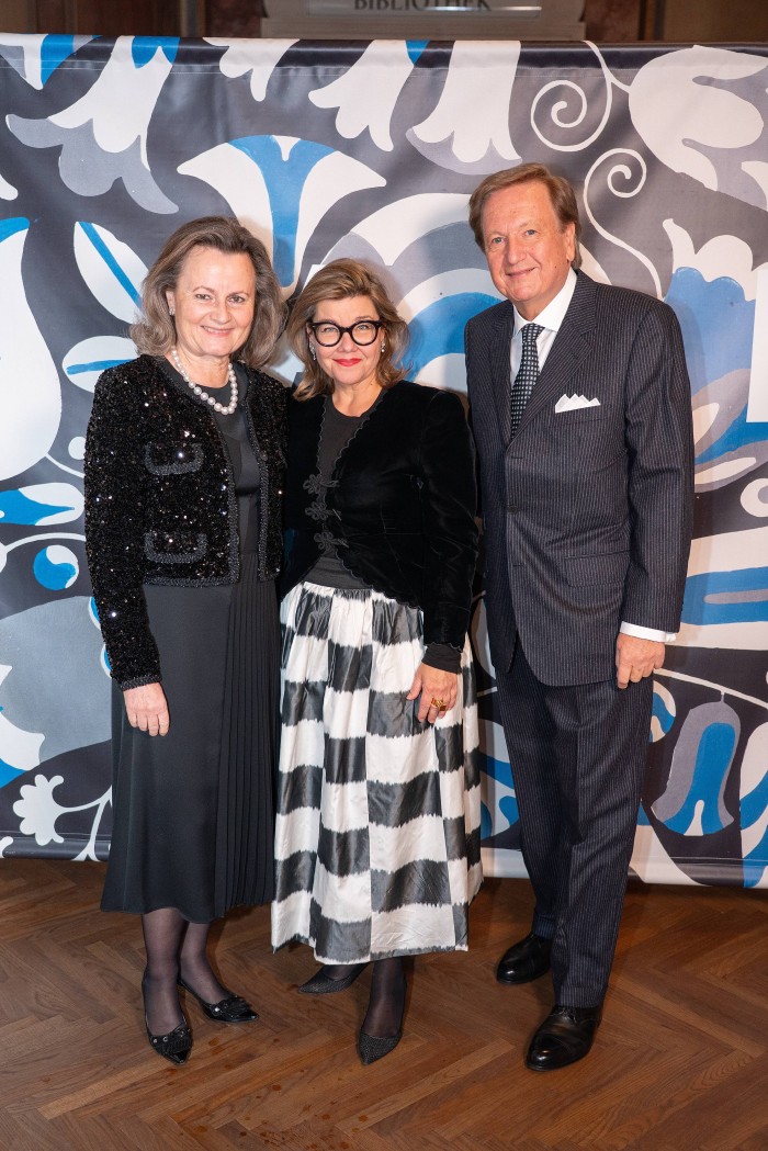 Karin und Christian Knobloch mit Lilli Hollein