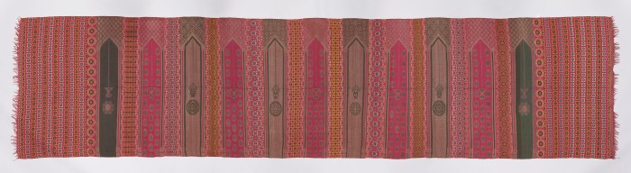 Behang, buntes Seidengewebe mit Gebetsnischen, Ampeln und geometrischen Motiven