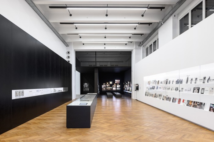 Ausstellung HELMUT LANG