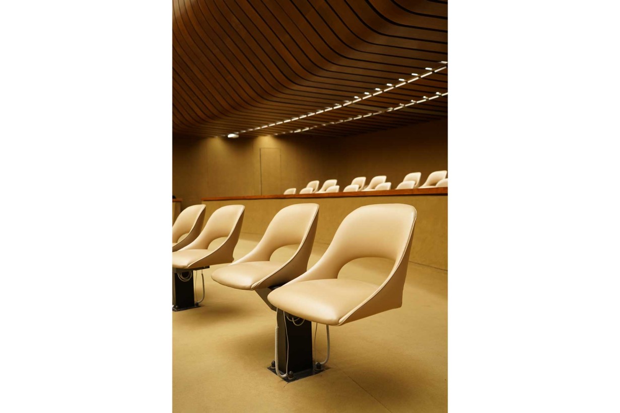 A row of chairs in a room