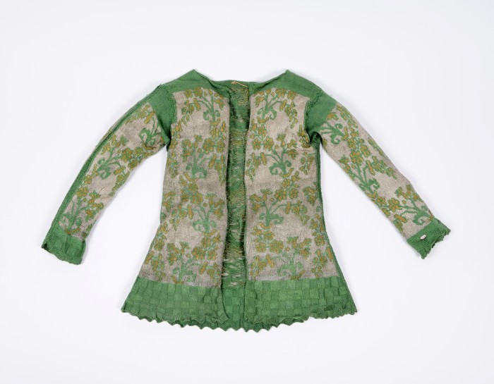 Strickjacke mit Muster aus gestickter Seide und Metallfäden