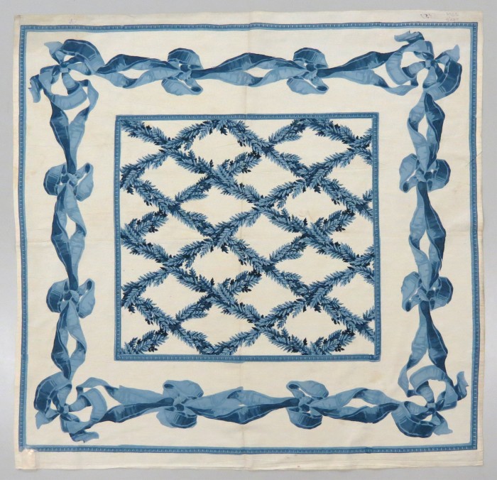 Tischdecke mit blauem Muster