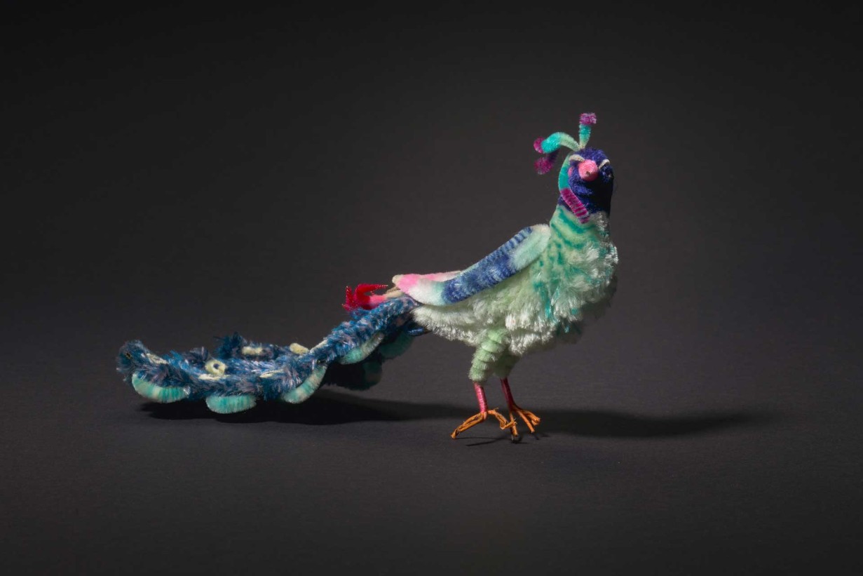 Eine Figur in Vogelform