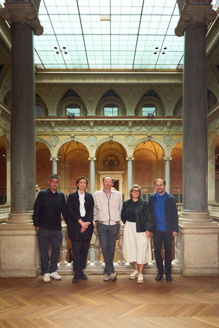 Schindler Jury in der MAK Säulenhalle