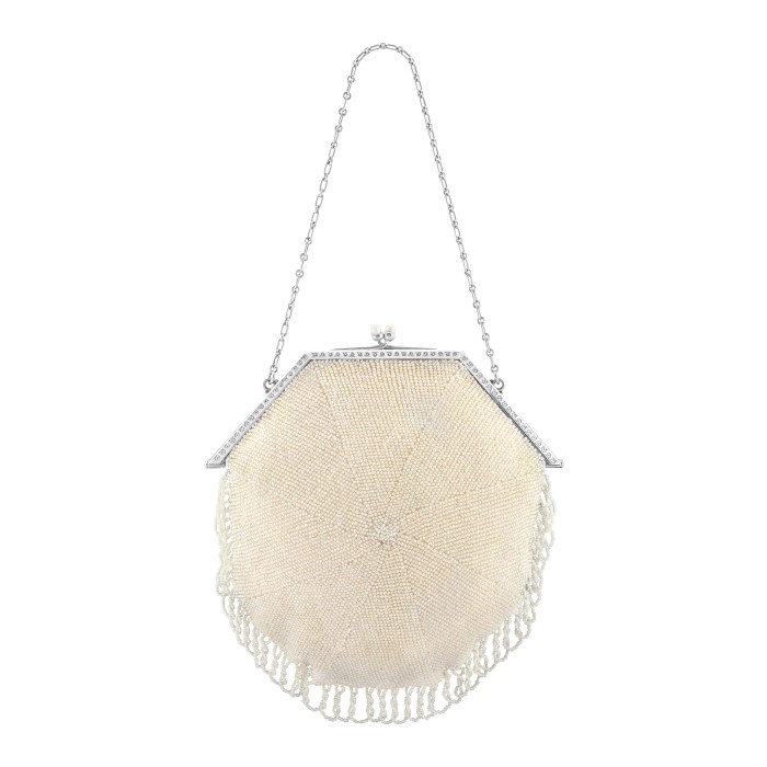 Abendtasche in geometrischer Form