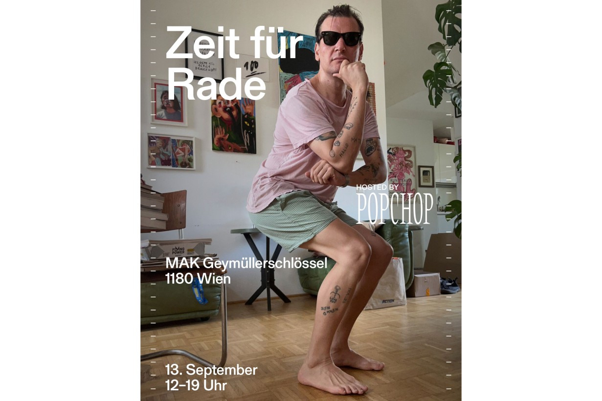 Rade Petrasevic posed in Wohnzimmer