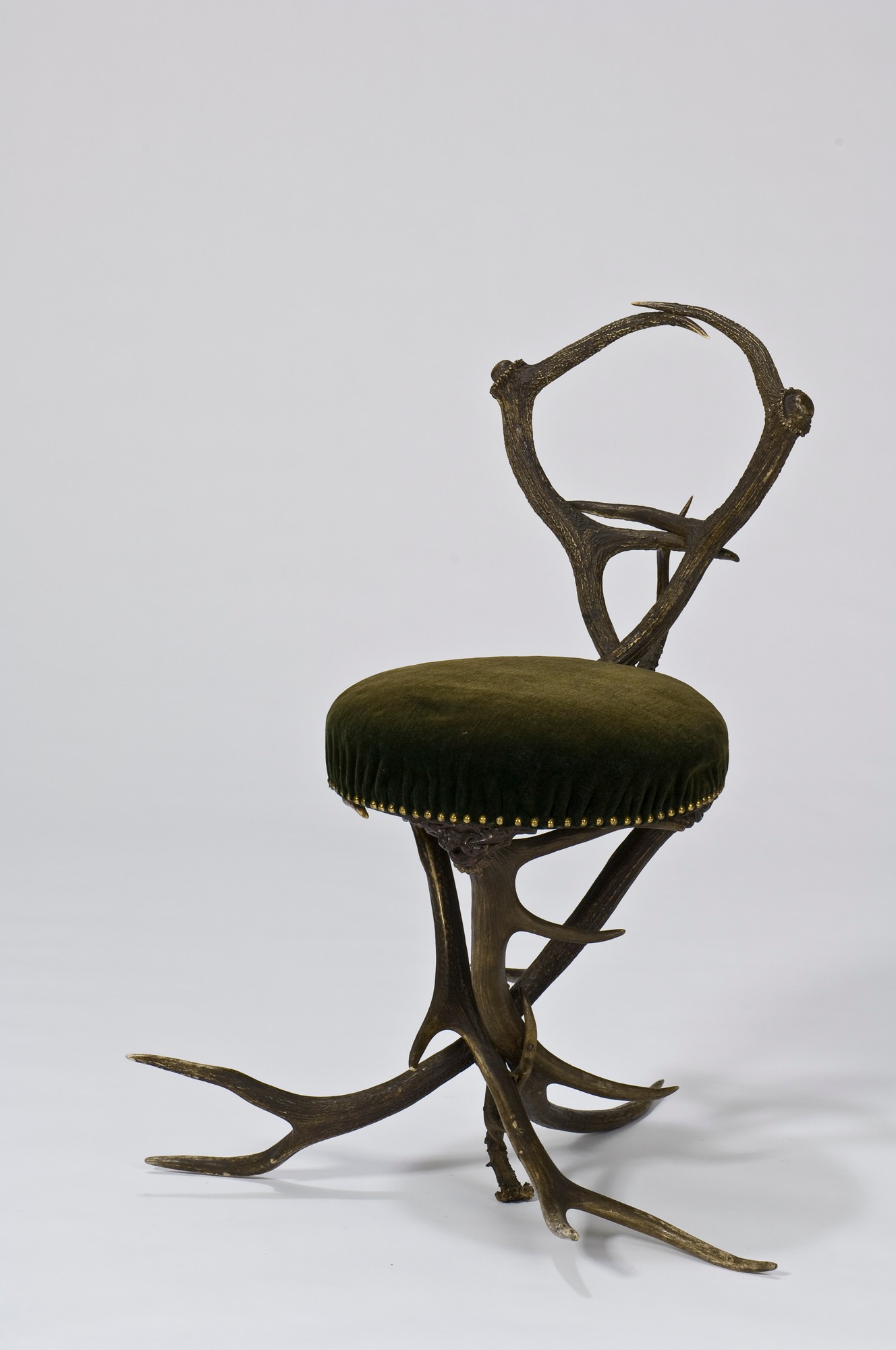 <BODY>ANTLER CHAIR from the imperial hunting lodge in Neuberg/Mürz </BODY>