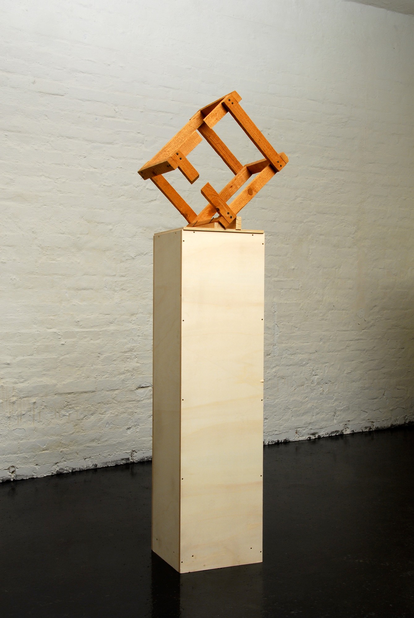 <BODY>Georg Herold, WITHOUT TITLE (CUBE)</BODY>