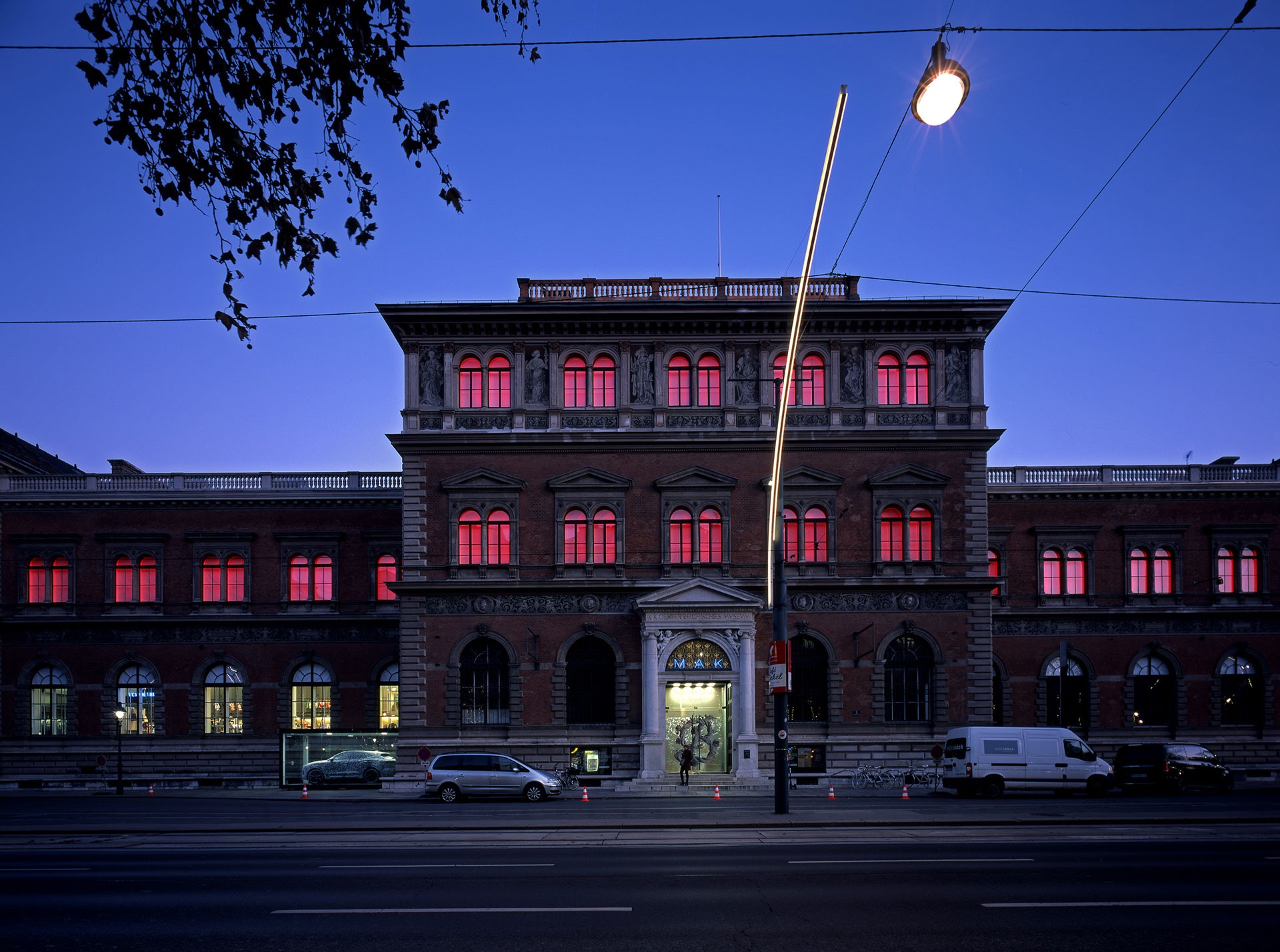 <BODY>James Turrell, MAKlite, Permanente Lichtinstallation an der Fassade des MAK © Gerald Zugmann/MAK</BODY>
