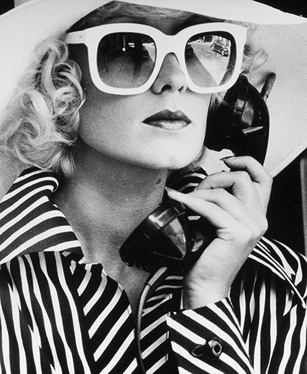 <BODY>Robert La Roche, Sonnenbrille, Modell S-4<br />Werbekampagne Damenkollektion, fotografiert von Brian Spence, um 1975</BODY>