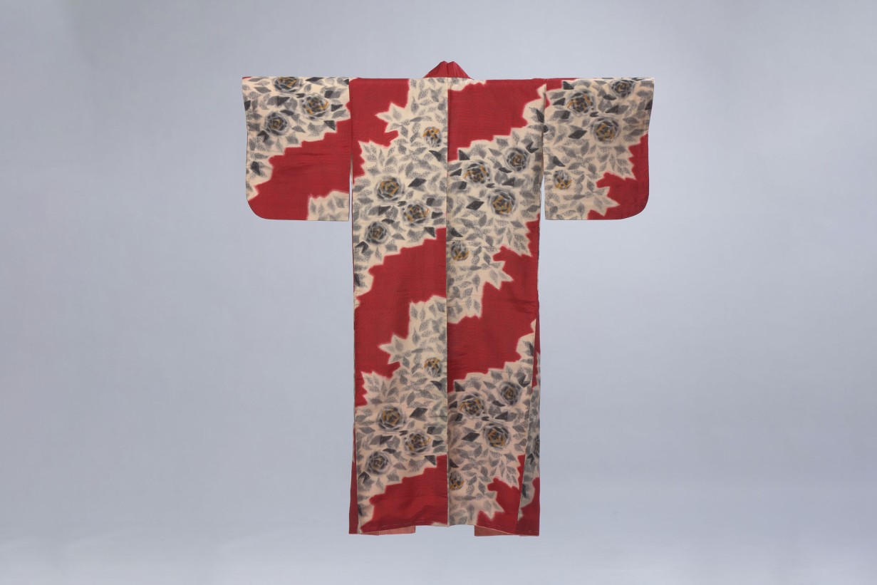 Meisen kimono with pattern with rose motif