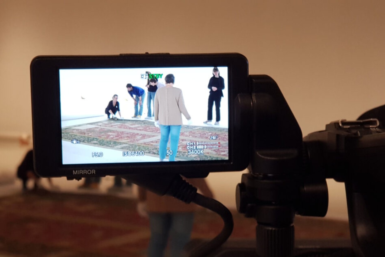 Only Online: Das MAK rollt die Teppiche aus!