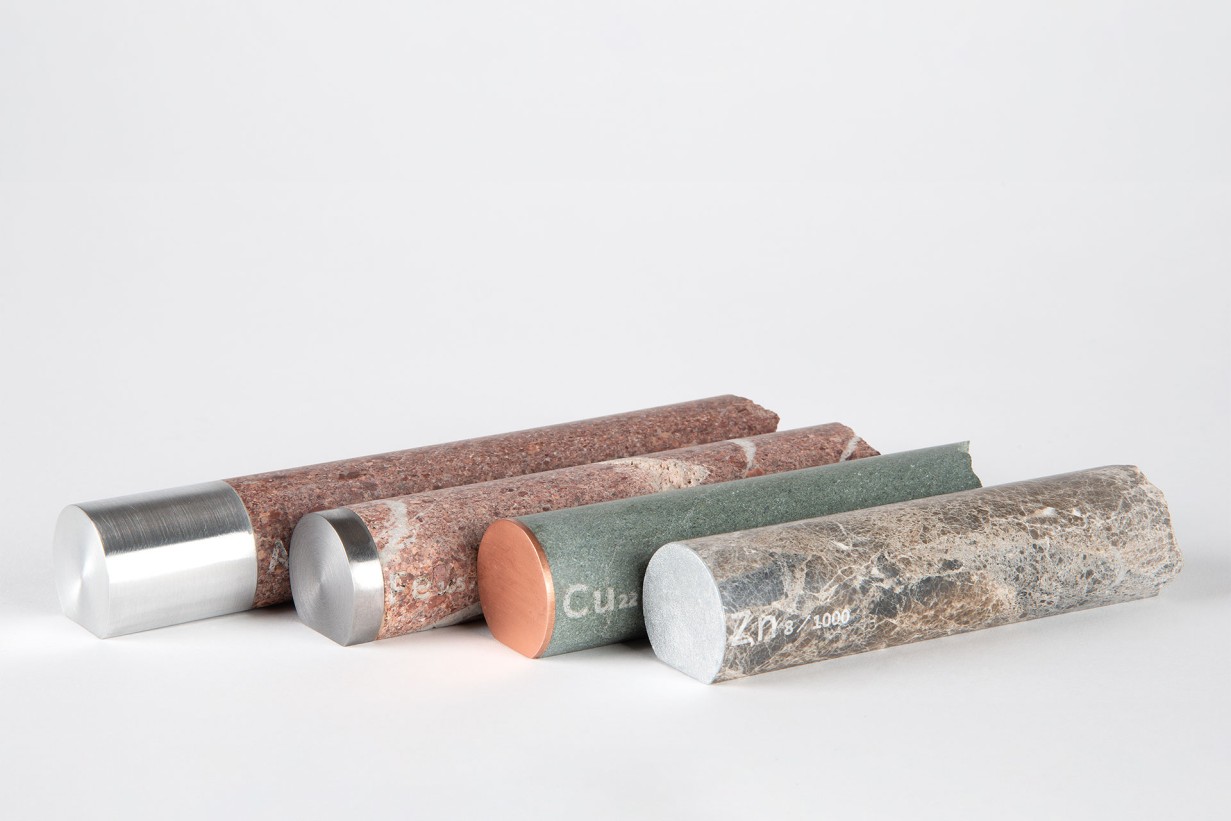 Four marble castors with metal element