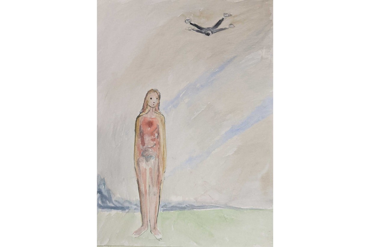 Stehende Person am linken Bildrand, fliegende Person am oberen Rand