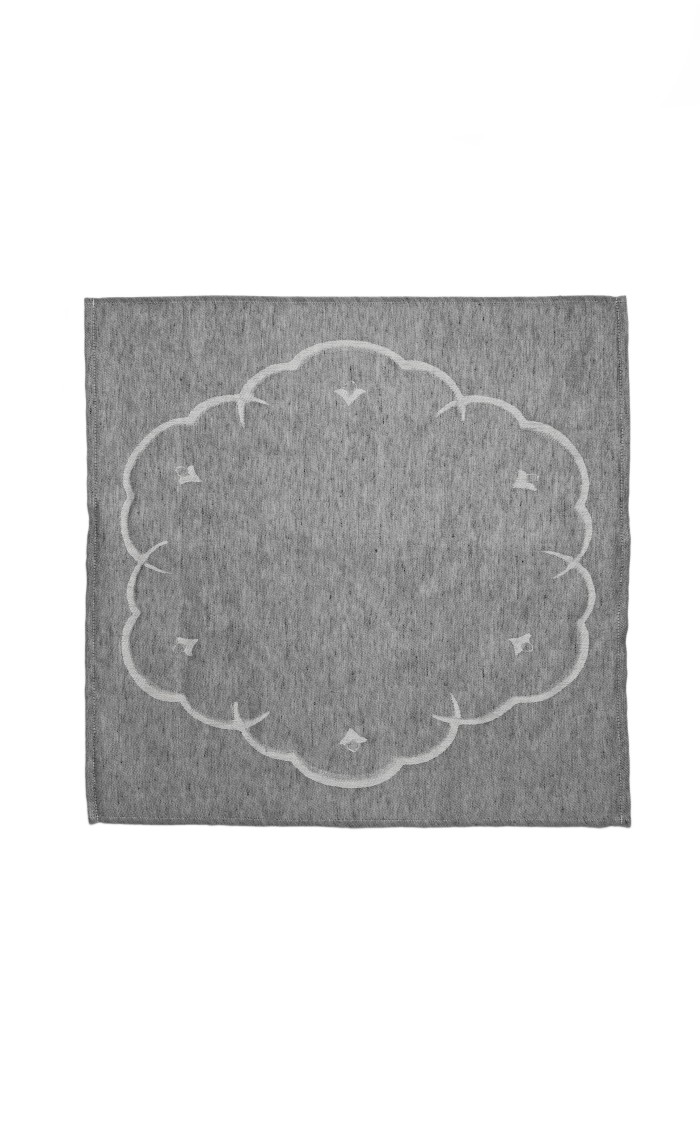 Tablecloth with graphic pattern