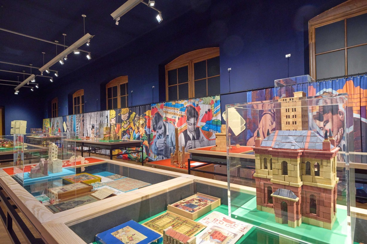 Ausstellungsansicht ARCHITEKTURBAUKÄSTEN im MAK Kunstblättersaal