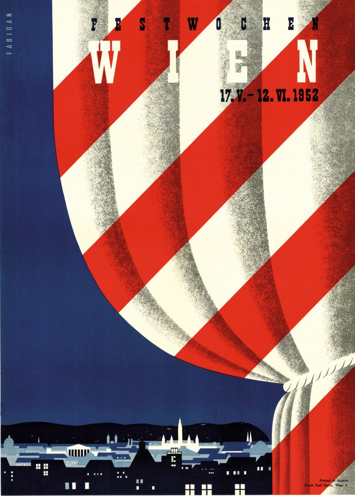 Ein rot-weiß-roter Vorhang vor blauem Himmel mit Stadt