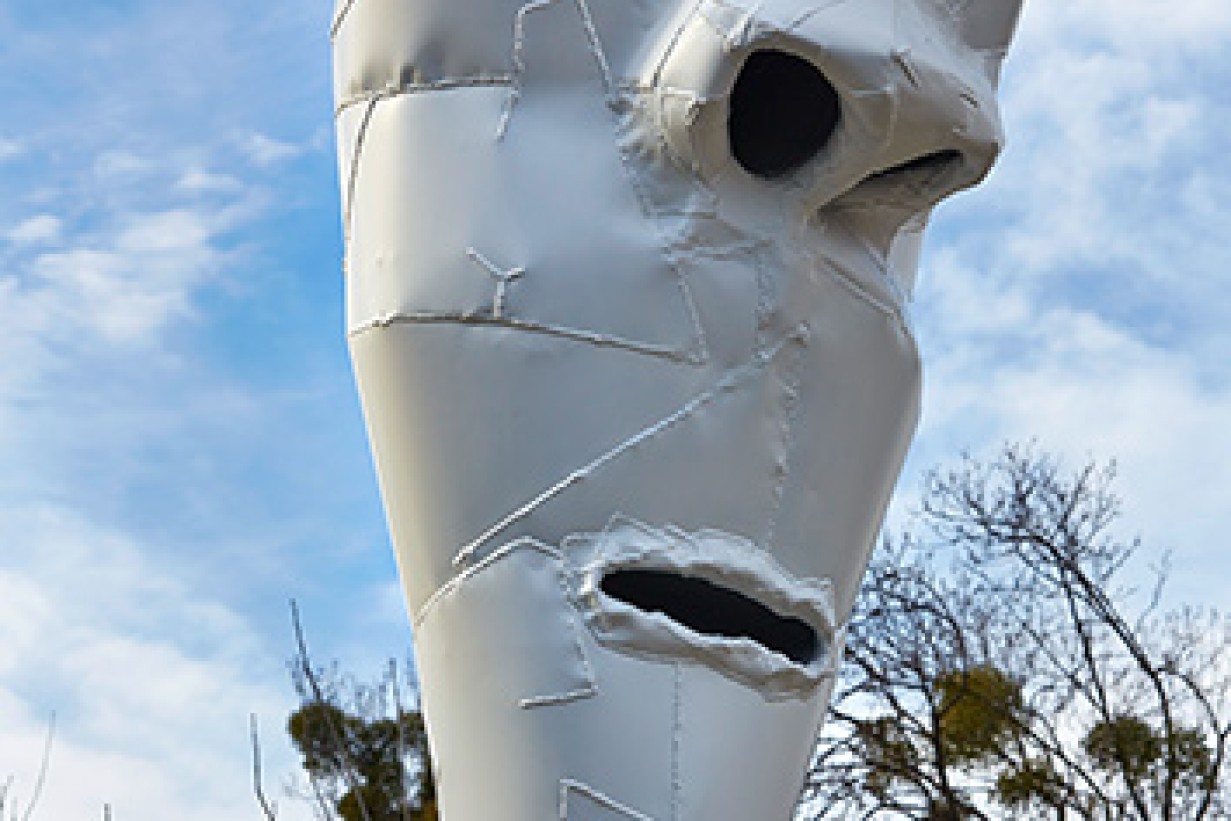 Franz West   4 Larven (Lemurenköpfe)